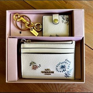 Coach Still-In-Box Dandelion Floral Print Zippered Wallet & Photo Keychain Set